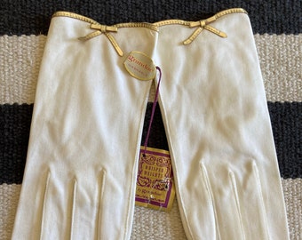 Vintage White Gloves with Metallic Trim Bow Detail ~ Great Condition by Grandoe Whisper Heights sz. 7