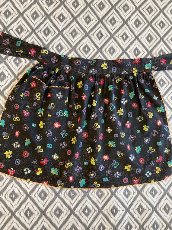 Vintage Black Cotton Floral 1950's Half Apron wit… - image 1