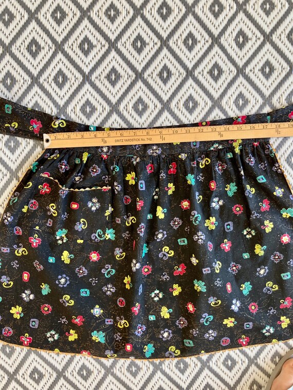 Vintage Black Cotton Floral 1950's Half Apron wit… - image 7