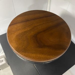 Baratza Wood Hopper Lock. Passar de flesta Baratza kaffekvarnar. Valnöt