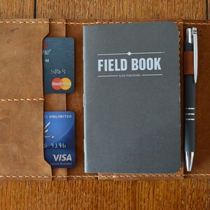 Billetera Field Notes, funda de cuero para agenda, funda para cuaderno, diario de cuero con ranuras para tarjetas y portalápices, billetera para diario, regalo para novio, agenda.