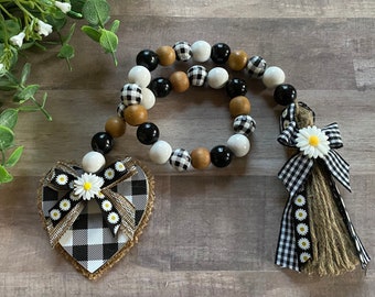 Daisy Beaded Garland, Rustic Farmhouse Style, Spring Tiered Tray, Buffalo Check, Hearts, Home Decor, Wood Beads,Mother’s Day Gift