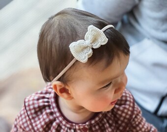 Blanco encaje crochet bebé diadema arco bautismo bebé diadema crochet bebé diadema niño niña diadema bebé diademas bebé ducha regalo conjunto