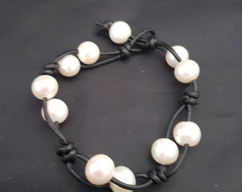 Handmade Leather and Freshwater Pearl Bracelet- Delicate Natural Jewelry Gift for Her -Size 18 cm - Fits 16 cm Wrist
