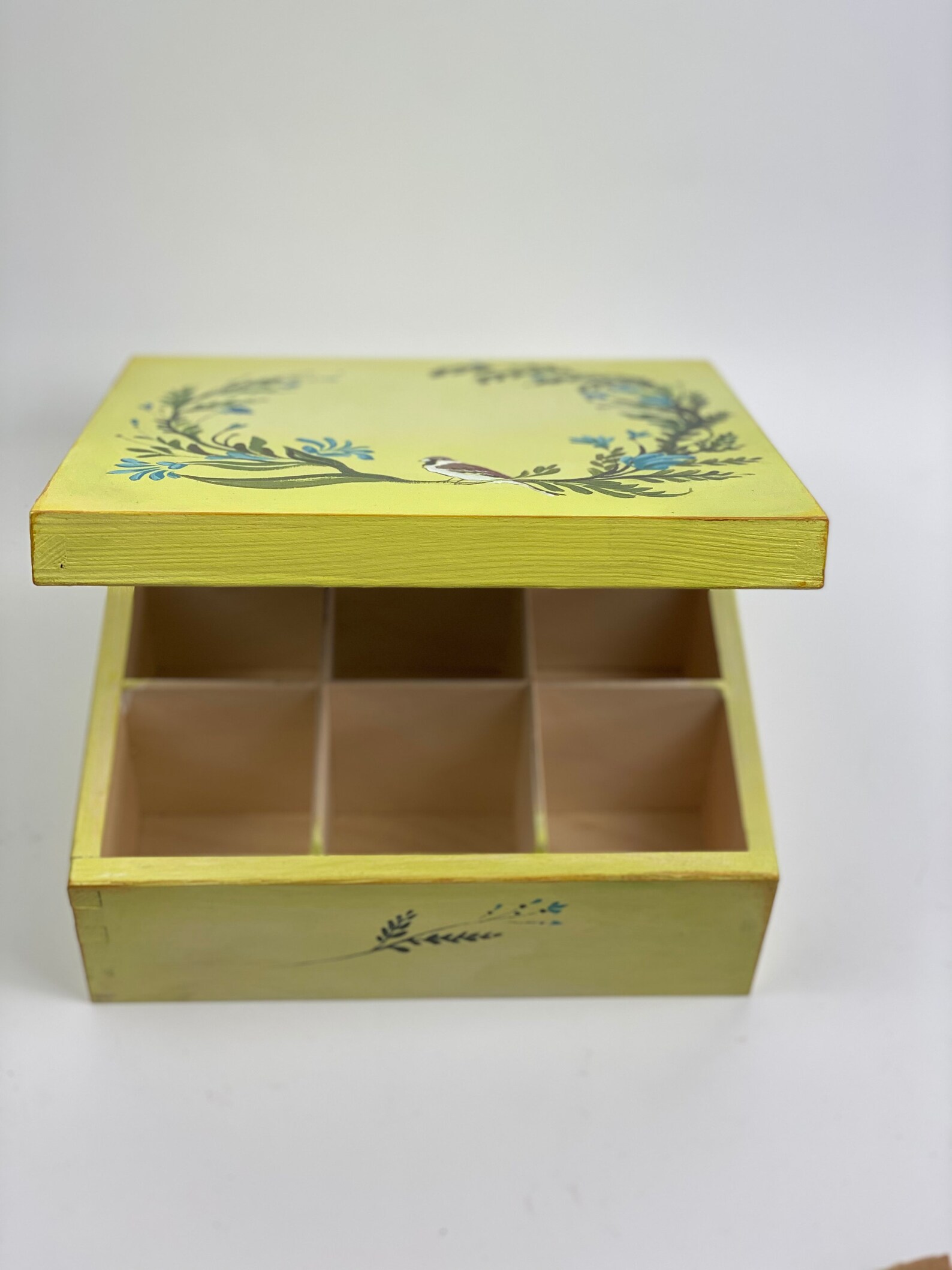 modern tea box