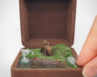Prezent na Dzień Matki Miniaturowy Miś Diorama Mama Bear Cub Pudełko na Pierścionki z Gliny Polimerowej Las Ręcznie Robiony Dąb Dzikie Zwierzęta Las Unikalny Prezent Sztuka Przyrodnicza