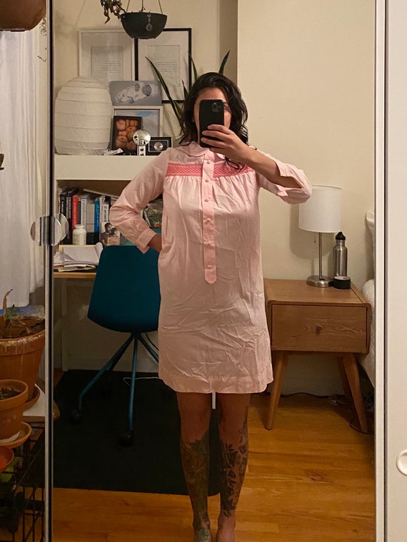1960s Pretty Pink Peter Pan Collar