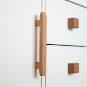 Minimalistiska trähandtag, handtag i mitten av århundradet, modern inredning i mitten av århundradet, lådhandtag i massiv ek, lådhandtag i trä, handtag i ekträ