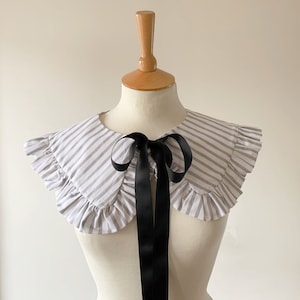Stripe Detachable frill collar