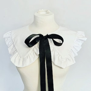 Detachable Frill Collar