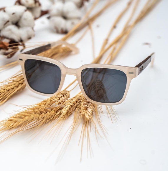 Handmade Acetate and Wood Sunglasses with Polarized Lenses Wooden Sunglasses - Mens & Women main image 2