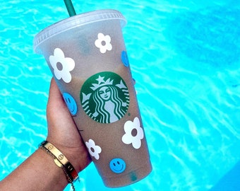 Smile Face Starbucks Cup, Daisy Starbucks Cup, Reusable Starbucks Cup, Personalized Smile Face Cup, Preppy Starbucks Cup, Preppy Gift, Daisy