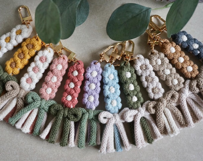 Boho-Makramee-Schlüsselanhänger Mit Gänseblümchen-Motiv – Handgewebt, Mit Karabiner, Für Damen & Mädchen