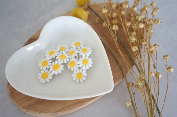 Small daisy 2024 hair clips