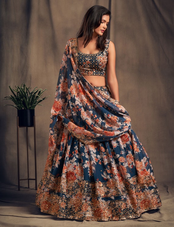Pakistani Silk Dresses are in Trend This Year | Shadi Dress