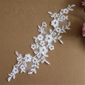 Ivory Lace AppliqueTrim, Wedding Lace Applique, Bridal lace Applique for gown, garter, sash, head pieces, veil, Floral Lace Applique, 1 Pair