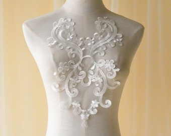 Vintage Embroidery Applique Off- White Lace Motif Applique Floral Lace Patch Wedding Accessory for Garment Dresses Craft Project