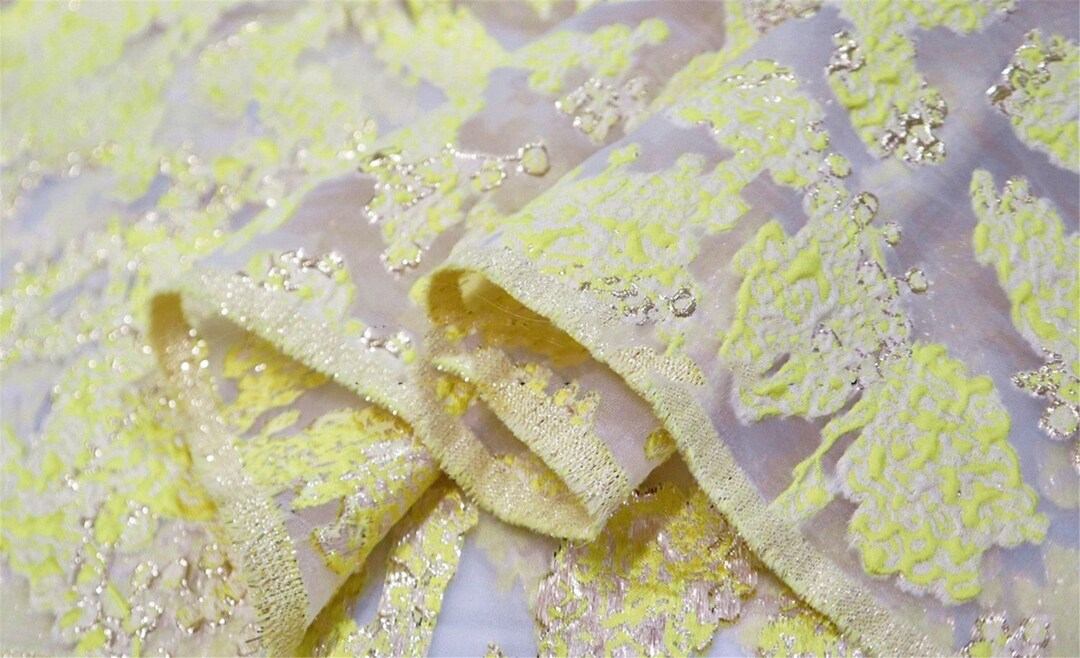 Elegant Metallic Jacquard Fabric Haute Couture Jacquard Emboss Jacquard