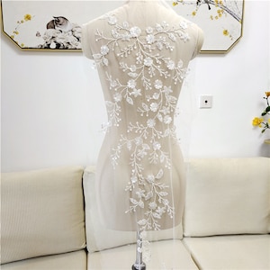 Delicate 3d Floral Patch Motif Embroideried Flower With Sequins Off -White Lace Appliques Wedding Dresses Bridal Gown Dance Costumes