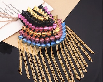 Shoulder Tassel Chain Epaulet with Rivet Crystal Epaulet Fringe Rhinestone Shoulder Badge Applique for Costumes Blazer Jacket Design