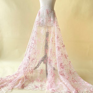 Filet de dentelle florale rose exquis à la fois tissu de dentelle de broderie bord festonné moyennement rigide pour robe de demoiselle d&#39;honneur 49 pouces de largeur Vendu par mètre