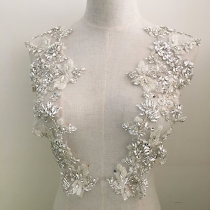 Chic Crystal Sewing Applique Rhinestone Beaded Blossom Flower Sparkling Motif for Haute Couture Dresses Prom Gown 1 Pair