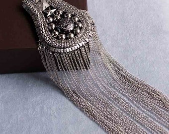 Shoulder Tassel Chain Epaulettes Rhinestone Beaded Epaulet Fringe Shoulder Badge Rhinestone Applique for Costumes Blazer Jacket Design