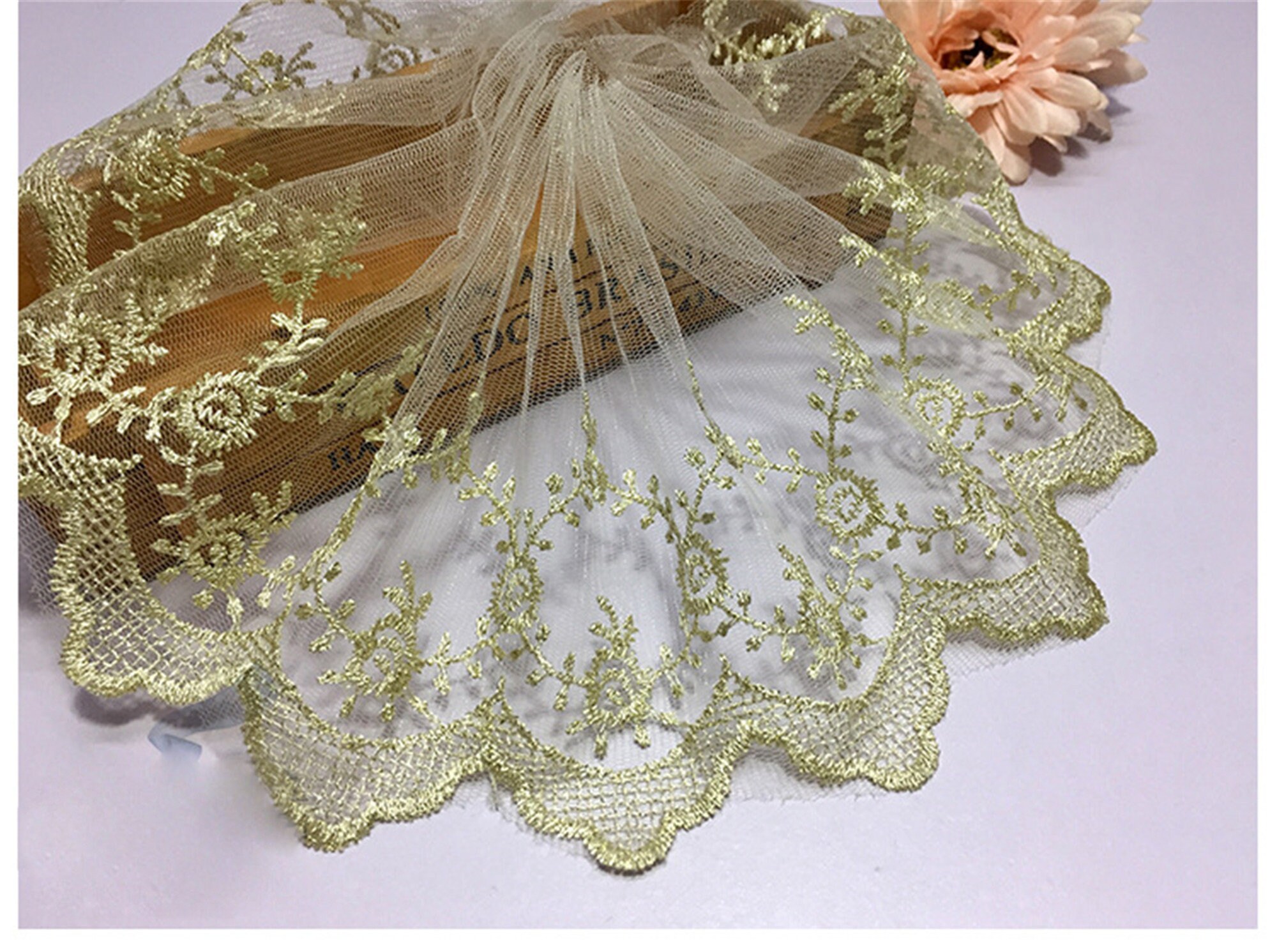 1930's アンティーク　ウェディングベール 刺繍 スカラップ縁取り ヴィンテージ ゴールデン レース トリム、刺繍レース エッジ