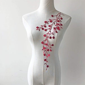 Honbay 2pcs Big And Small Plum Blossom Flower Leaf Vines Iron On Embroidery Applique Patch Gold