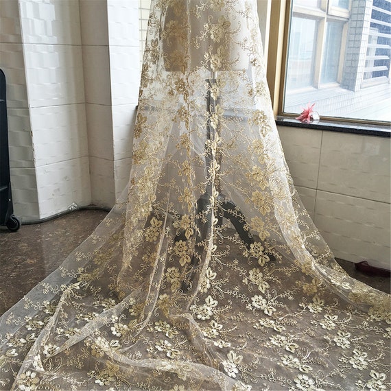 エレガントなメタリックゴールドフローラルレース生地コード刺繍