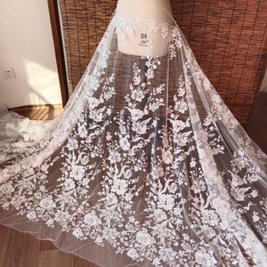 Tissu de dentelle de robe de mariée de fleur de broderie de fleur vintage blanc cassé de 51 poucesPour la robe de mariée, les corsages de robe, la fabrication d'artisanat