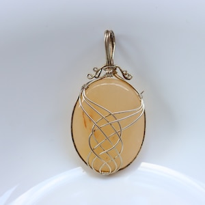 Yellow Jade Wire Wrapped Pendant, Silver Plated Pendant, crystal, Yellow Jade gemstone, Multi Yellow Color Stone, Healing Crystal, Pendant.