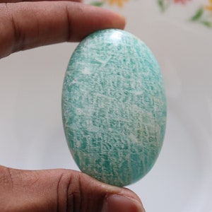 Amazonita natural - Piedra preciosa de palma de amazonita - Piedra de palma para joyería - Piedra preciosa atractiva Dimensiones: 70 x 45 x 22 mm Peso: 105 gm...