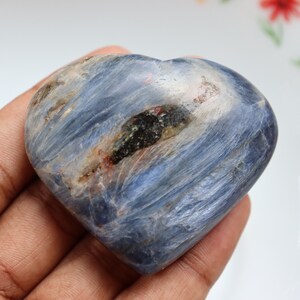 Blue Kyanite crystal confidence stone, palmstone kyanite healing crystal blue natural crystal, rough kyanite, rough crystal, kyanite chakra.