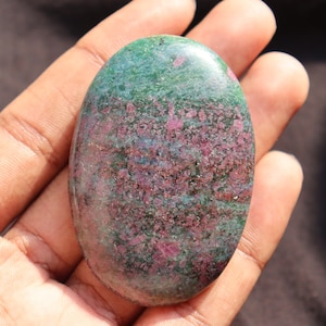 Top Quality Natural Ruby Kyanite Palmstone, Ruby Kyanite Palmstone, Handmade Ruby Kyanite Stone,  High quality for jewels