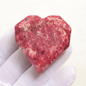 Unique Pink Thulite Faceted Heartstone, Natural Thulite Stone from Norway, Polished Thulite Heart Gemstone, Heart Chakra Meditation Stone