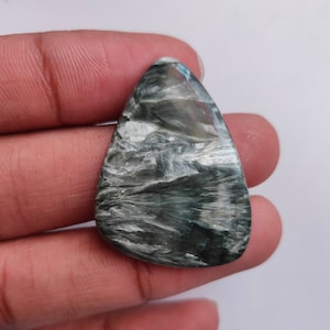 Very !!!! Rare Natural Seraphinite Cabochon Amazing Russian Seraphinite Gemstone Top Quality Green Seraphinite Dimensions-38x30x5 Wt-45ct...