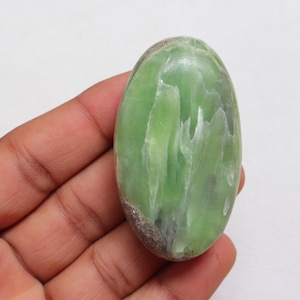 Superb! Shiny Green Kammererite Palmstone, Natural Kammererite Stone, Polished Kammererite Stone, Gift for Her, Third Eye Chakra