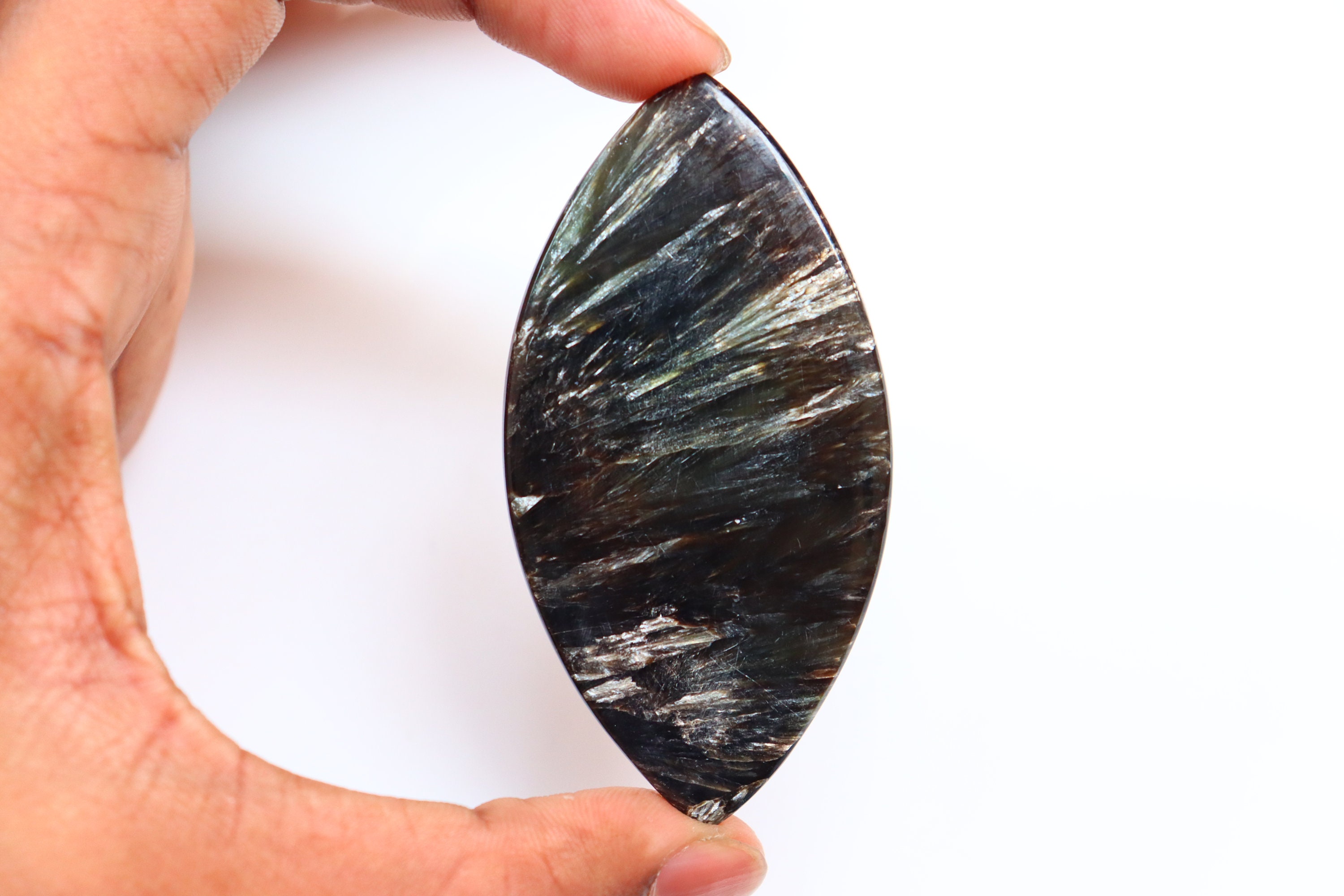 Cabochon De Séraphinite Naturelle - 40.16 Carats, Forme Fantaisie, Vert, Opaque - Brésil