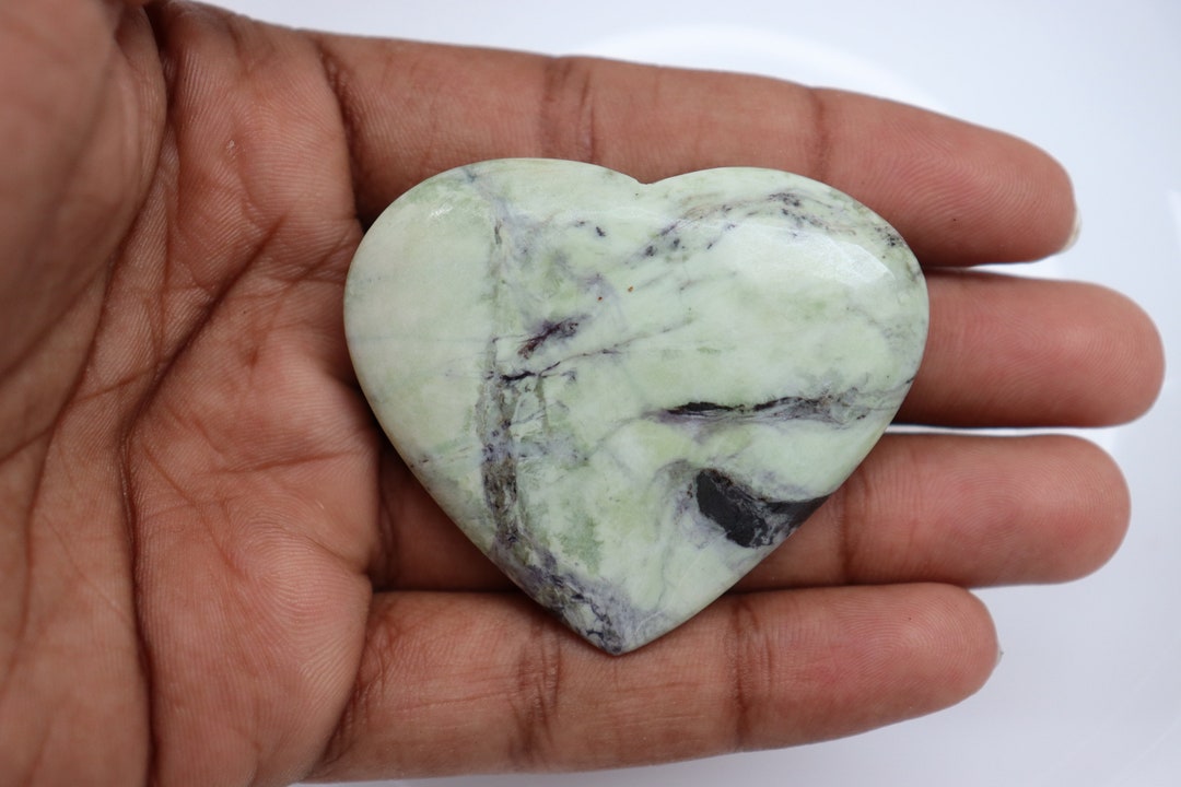 Natural Kammererite Heart Stone, Green Kammererite Heart Stone, Crystal