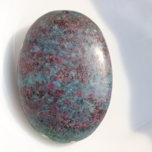 Top Quality Natural Ruby Kyanite Palmstone, Ruby Kyanite Palmstone, Handmade Ruby Kyanite Stone,  High quality for jewels