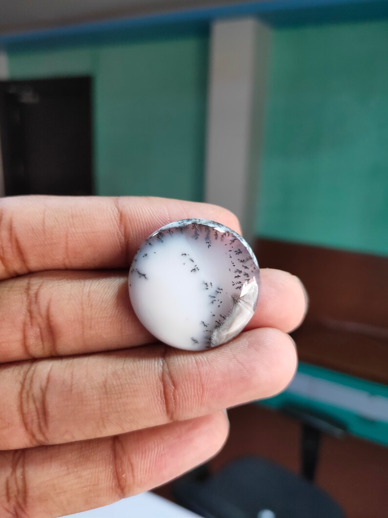 Natural Dendrite Round Shape Cabochon Top Quality Designer Dendrite Loose Gemstone For Pendant Jewelry Dimensions-29x29x5mm Wt-7.5gm..