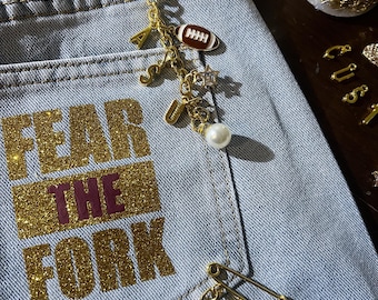 Personalisierter Gold Perlen Gürtel Anhänger: College Gameday Accessoire