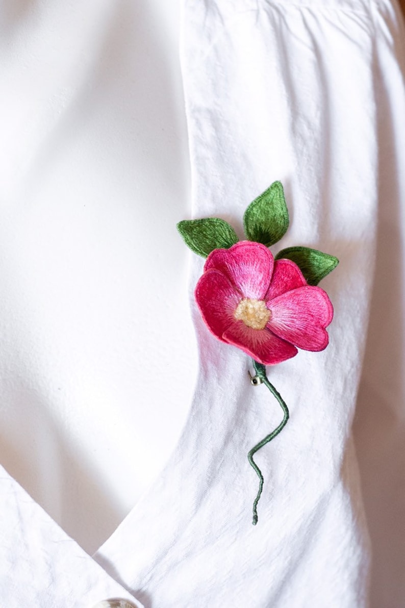 realistic flower pink brooch Flower embroidered brooch boutonniere rose hip flower brooch