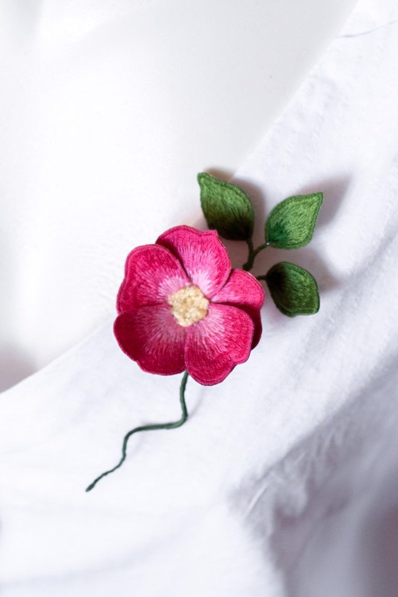 realistic flower pink brooch Flower embroidered brooch boutonniere rose hip flower brooch