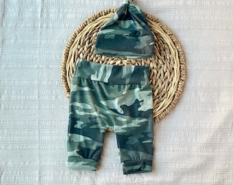 Camo Baby Leggings / Camoflauge Leggings / Newborn Outfit / Baby Shower Gift / Camo Coming Home Outfit