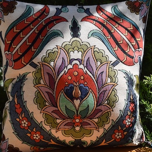 TULIP DESIGN Pillow Turkish Tulip Tile Pattern Pillow|Tapestry Decorative Pillow Case|Housewarming Throw Pillow |Handmade Outdoor Pillow