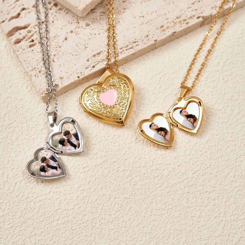 Collar con medallón de corazón con foto, imagen de collar con medallón de corazón de oro de 18k, joyería de San Valentín de regalo para esposa, regalo personalizado imagen 1