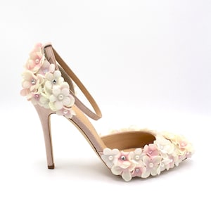 Blush wedding shoes for bride or wedding guest