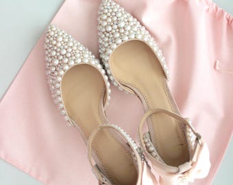Pearl wedding shoes for bride with mid height heel and optional bows